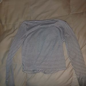 Cute cropped long sleeve shirt